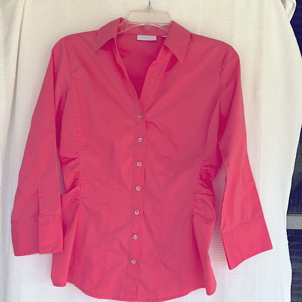 New York & Company Stretch Button Down. XS